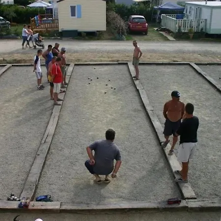 Camping 4 Etoiles - Piscine - Efchb0 *